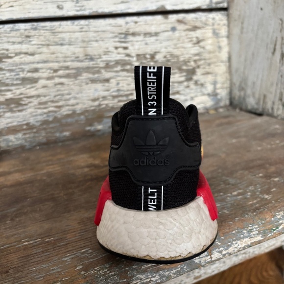 Adidas’s NMD R1 J 2020 Black Multicolored Athletic Shoe FW1076 size 6.5 - Picture 4 of 14